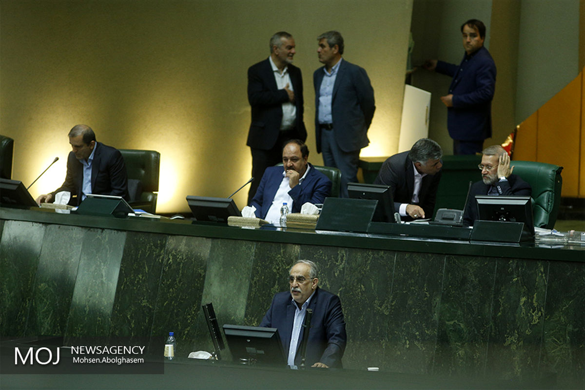 جلسه استیضاح وزیر امور اقتصادی و دارایی