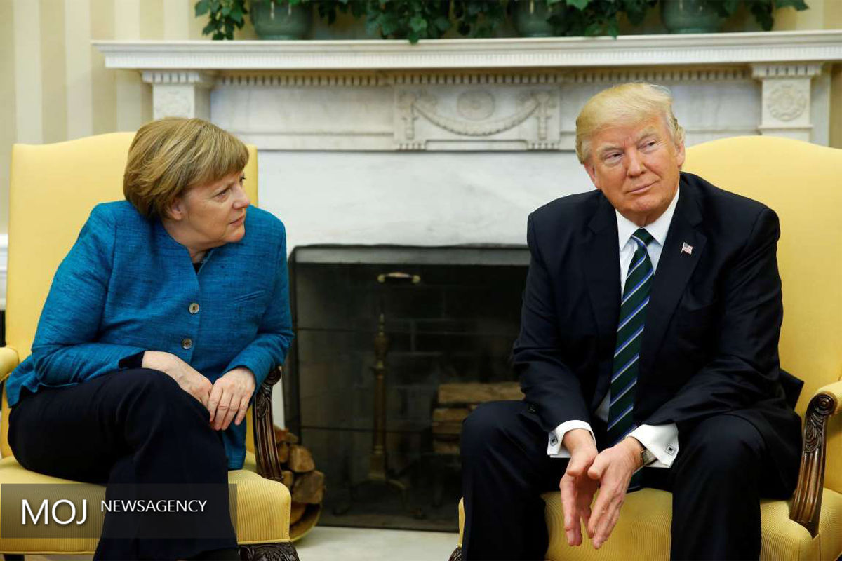 رفتارهای عجیب ترامپ در دیدارهایش 