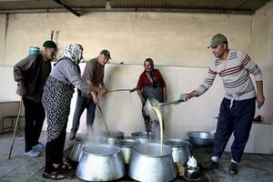 برگزاری دوازدهمین دوره جشنواره شیره‌پزی در روستای هدف گردشگری مانیزان 
