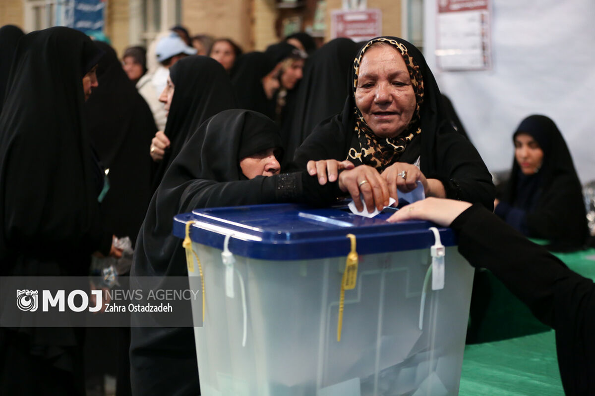 انتخابات چهاردهمین دوره ریاست جمهوری در مسجد لرزاده