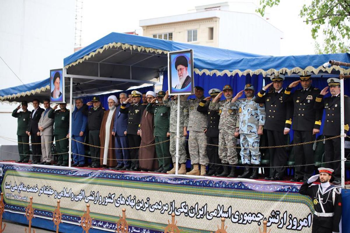 رژه نیرو‌های مسلح در رشت