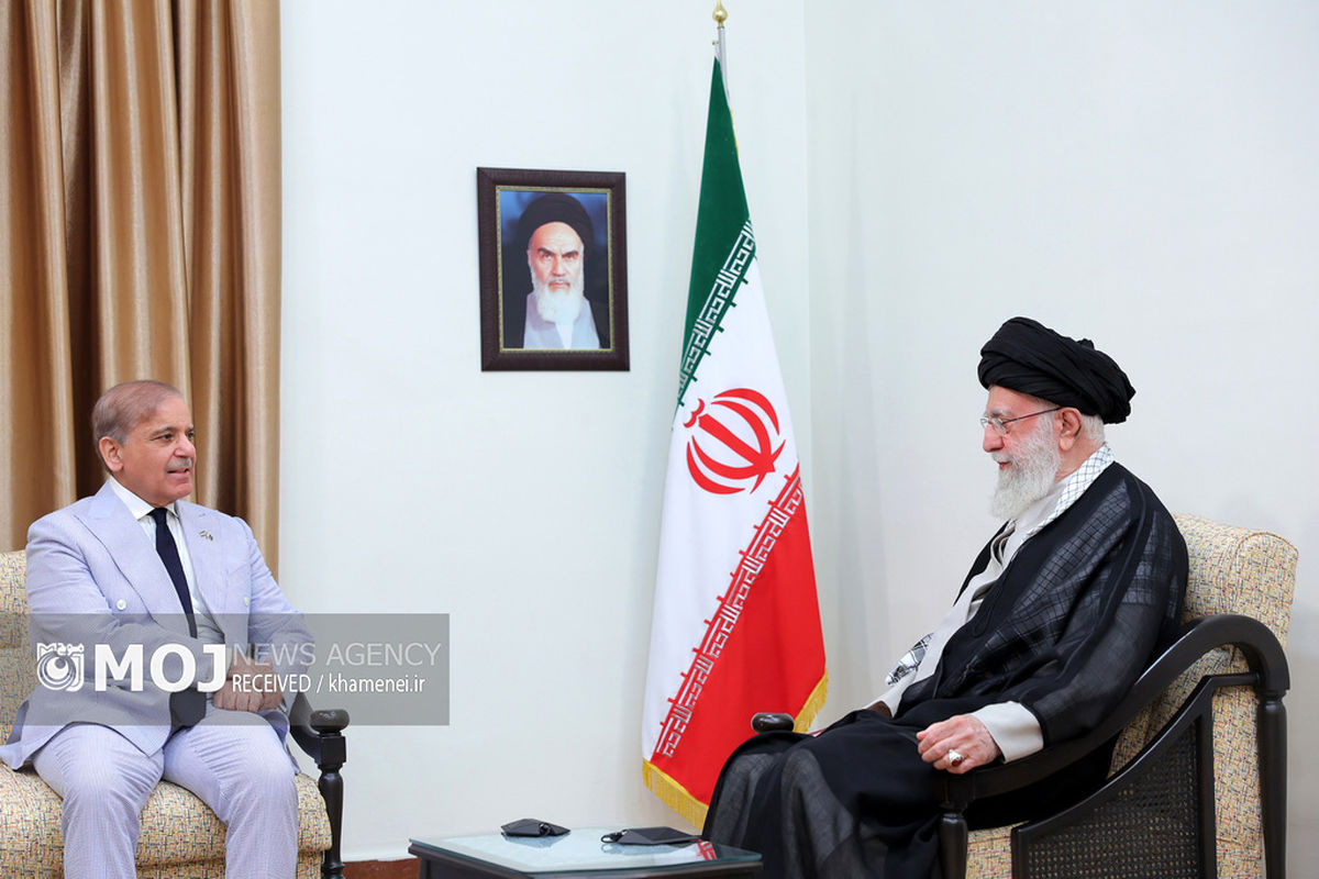 دیدار نخست وزیر پاکستان با رهبر انقلاب اسلامی