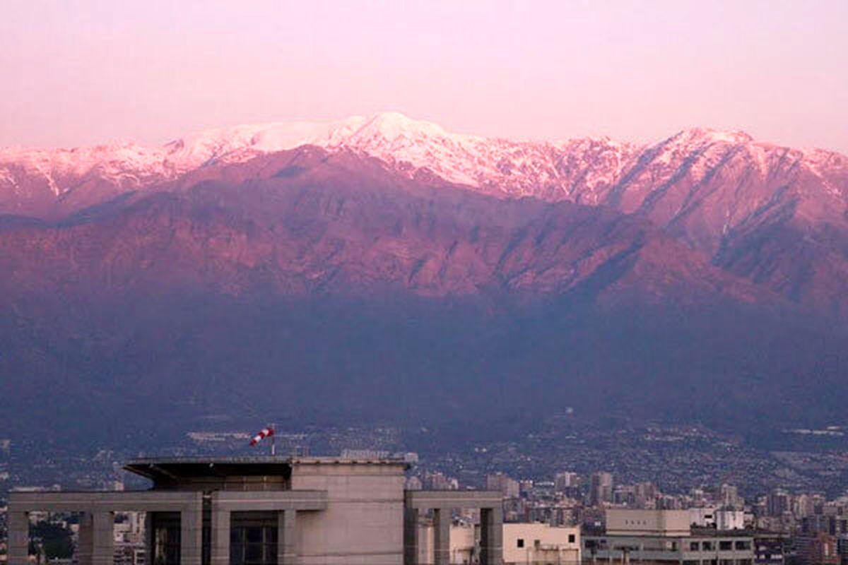 مستند رشته کوه رویاها