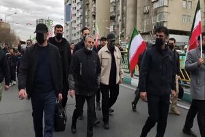 حضور رئیس ستاد کل نیروهای مسلح در راهپیمایی ۲۲ بهمن + فیلم