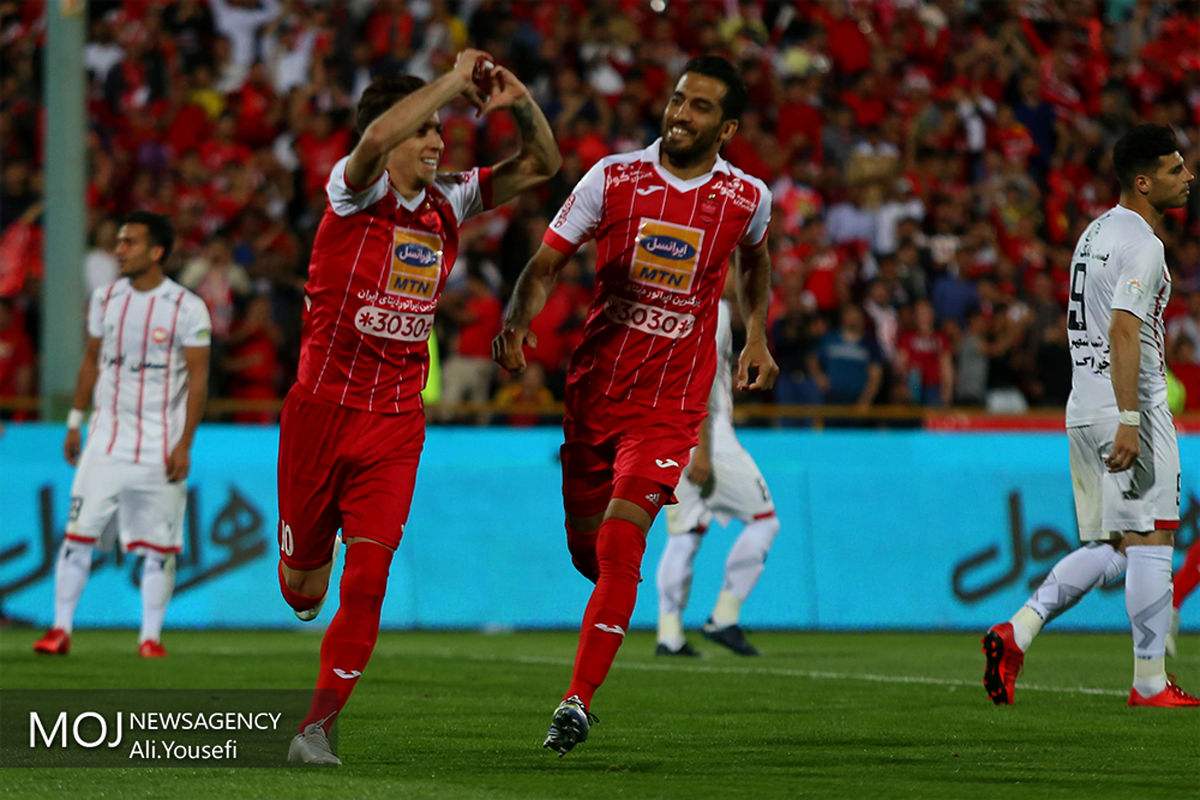 دیدار تیم های فوتبال پرسپولیس و سپیدرود رشت