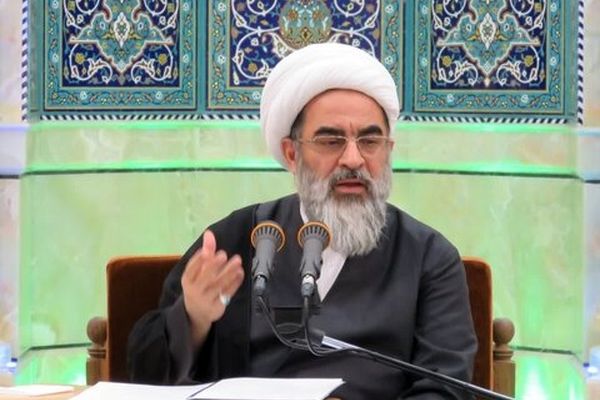 کوتاه آمدن در مقابل دشمنان عین بی‌تقوایی است