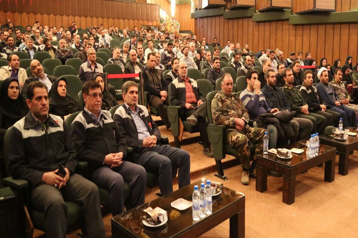 برگزاری همایش بصیرت و گرامیداشت حماسه 9 دی در ذوب آهن اصفهان