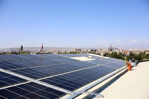 افتتاح بزرگ‌ترین نیروگاه خورشیدی سقفی کشور در مشهد