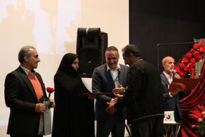 شبی به یاد ماندنی برای جامعه کارگری ایوان/وقتی سپید مرغی های مانشت روسفید می شوند