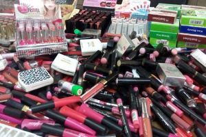 کشف و توقیف محموله لوازم آرایشی و بهداشتی قاچاق در نیشابور