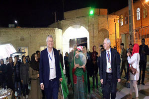 افتتاح بازارچه خیریه کودکان کار در بیمارستان بهمن یزد