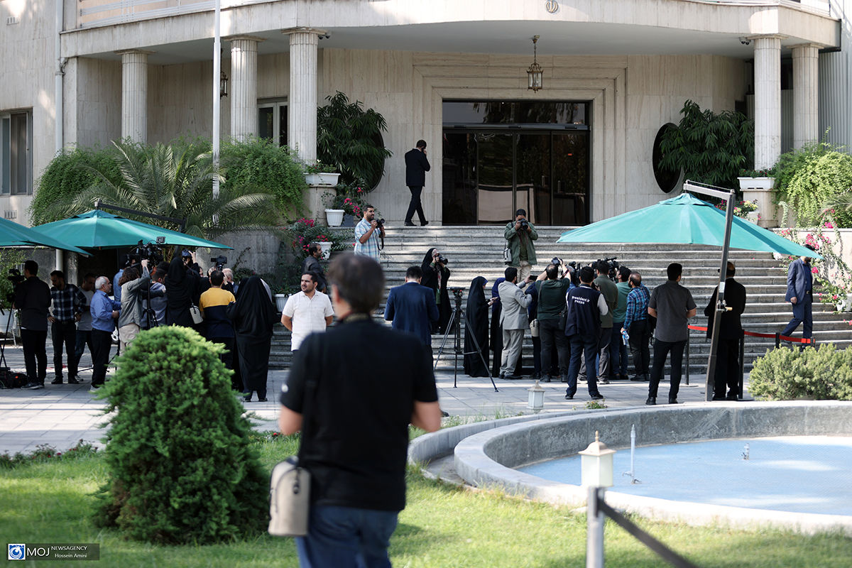 حاشیه جلسه هیات دولت - ۵ مهرماه