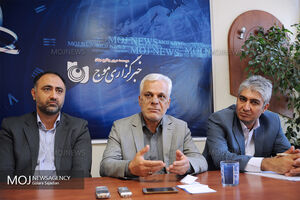 طلایی: مقاومت همراه اول در مقابل ایرانسل در صنعت تکرار می‌شود / در بخش دولتی همه منتظر حقوق سرماه هستند