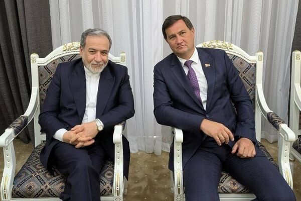عراقچی و همتای بلاروسی در حاشیه نشست سازمان همکاری شانگهای با یکدیگر دیدار کردند