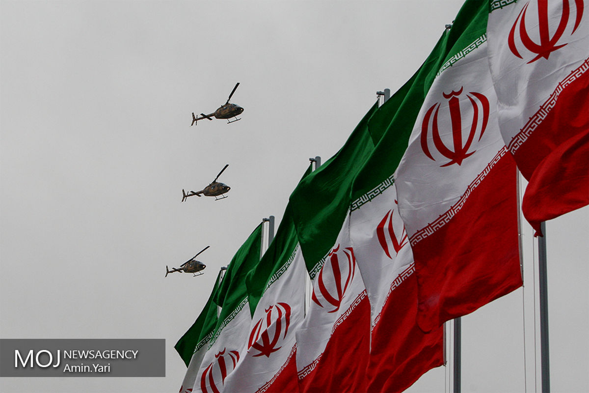 رژه روز ارتش با حضور رییس جمهوری