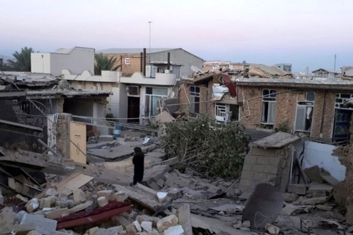 مراسم چهلم جان‌باختگان زلزله در شهرستان سرپل ذهاب 