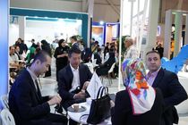 حضور سرمایه‌گذاران و نمایندگان شرکت‌های خارجی در غرفه هلدینگ خلیج فارس
