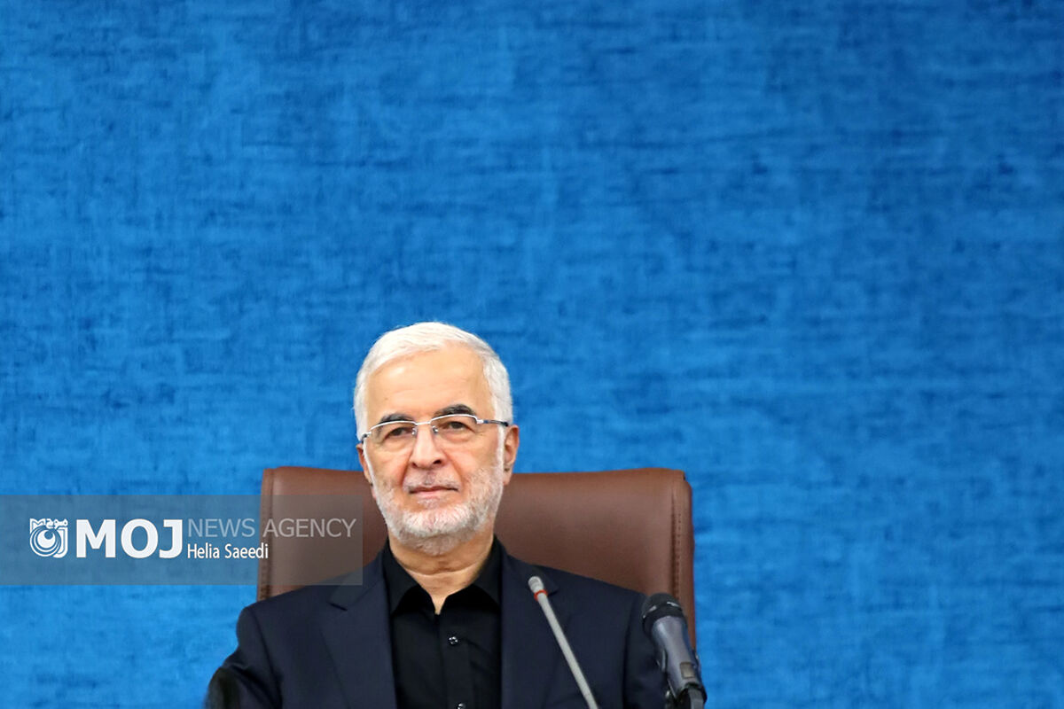 دکتر اسکندر مومنی - وزیر کشور