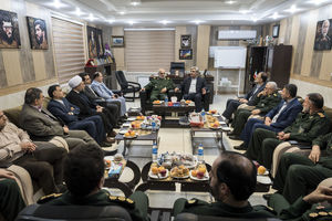 افتتاح رسمی قطار و چندین پروژه عام‌المنفعه در 40 سالگی انقلاب در گیلان/ضرورت اتحاد همه‌جانبه در بین نیروهای انقلاب