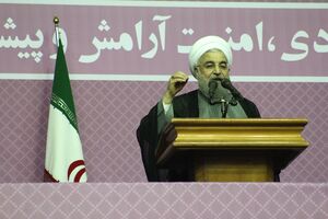 اهل شعار نیستم با عمل به قانون اساسی عزت ایرانی را نگه می دارم