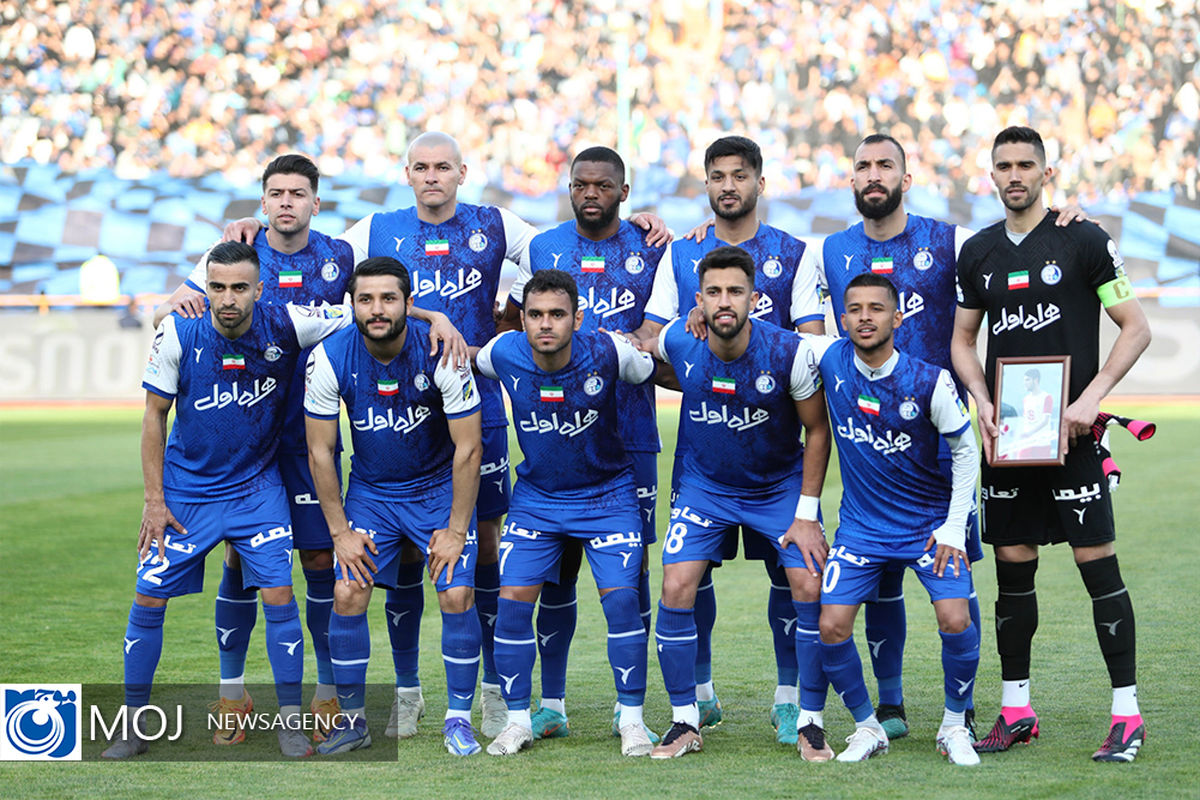 دیدار تیم های فوتبال استقلال و گل گهرسیرجان