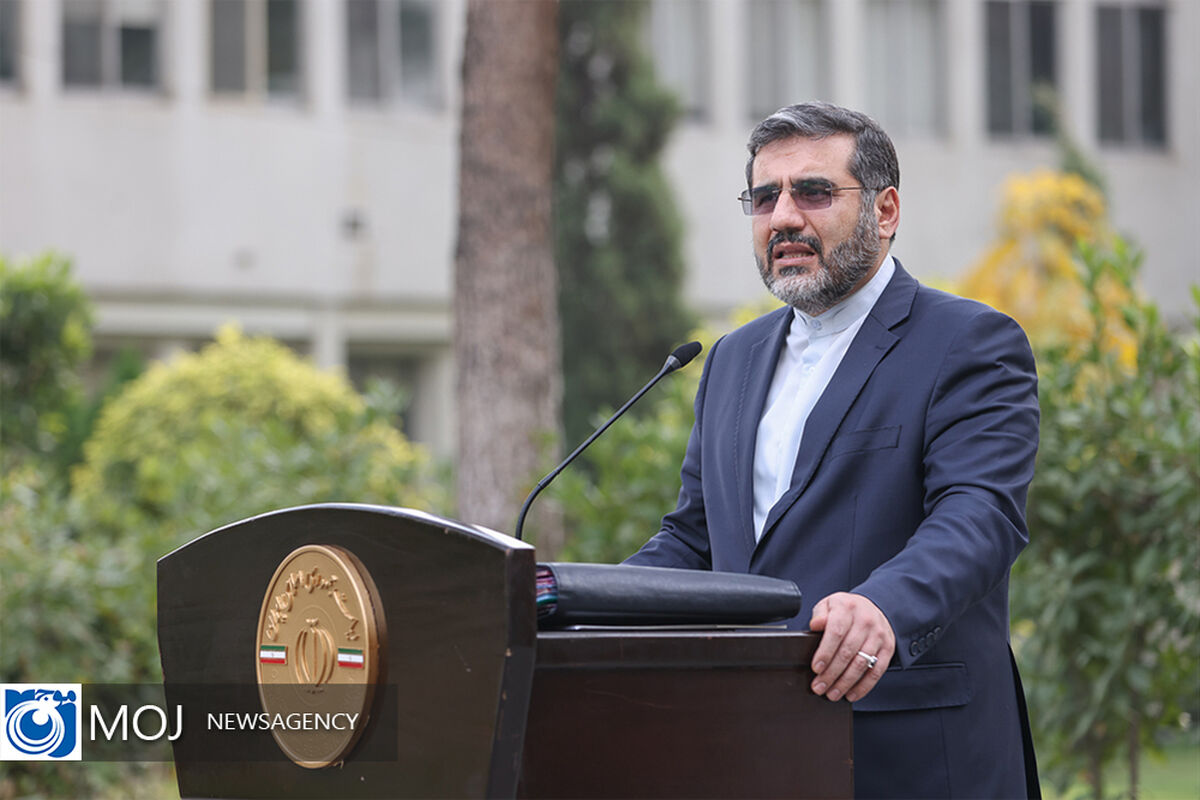 وزیر فرهنگ و ارشاد اسلامی
