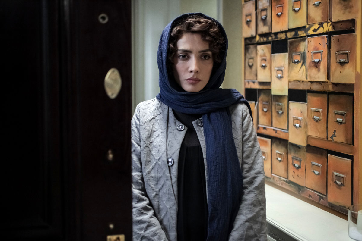 فیلم سینمایی «زیر نور کم»