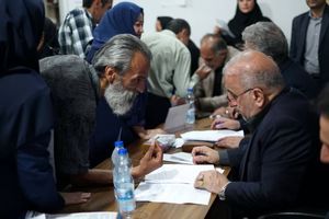 فرماندار ساری پای درد دل مددجویان بهزیستی نشست