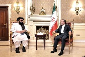 سرپرست وزارت خارجه افغانستان با وزیر خارجه ایران دیدار کرد