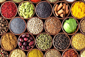 کشف محموله 10 میلیاردی گیاهان دارویی قاچاق در یک منزل