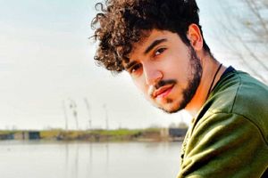 بخش زیادی از شادمانی مردم ایران توسط آمریکا از بین رفته است/کاش این جایزه توسط یک شخصیت هنری اهدا می‌شد