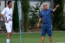 منصوریان هافبک استقلال را در اختیار باشگاه قرار داد