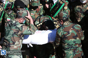 تشییع پیکر شهید گمنام در مرکز آموزشی نزاجا