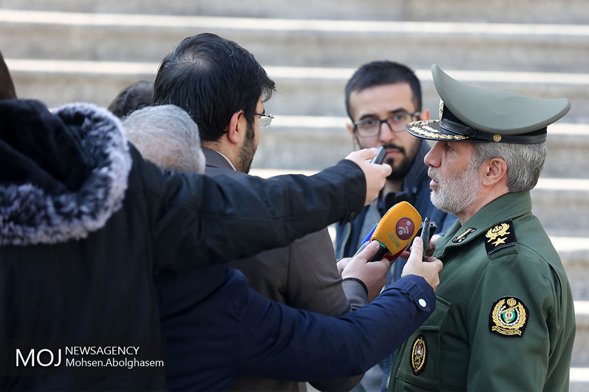 حاشیه جلسه هیات دولت - ۳ بهمن ۱۳۹۷/امیر حاتمی وزیر دفاع