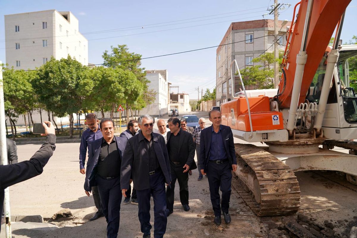 بازدید بدری از پروژه تصفیه خانه فاضلاب نمین