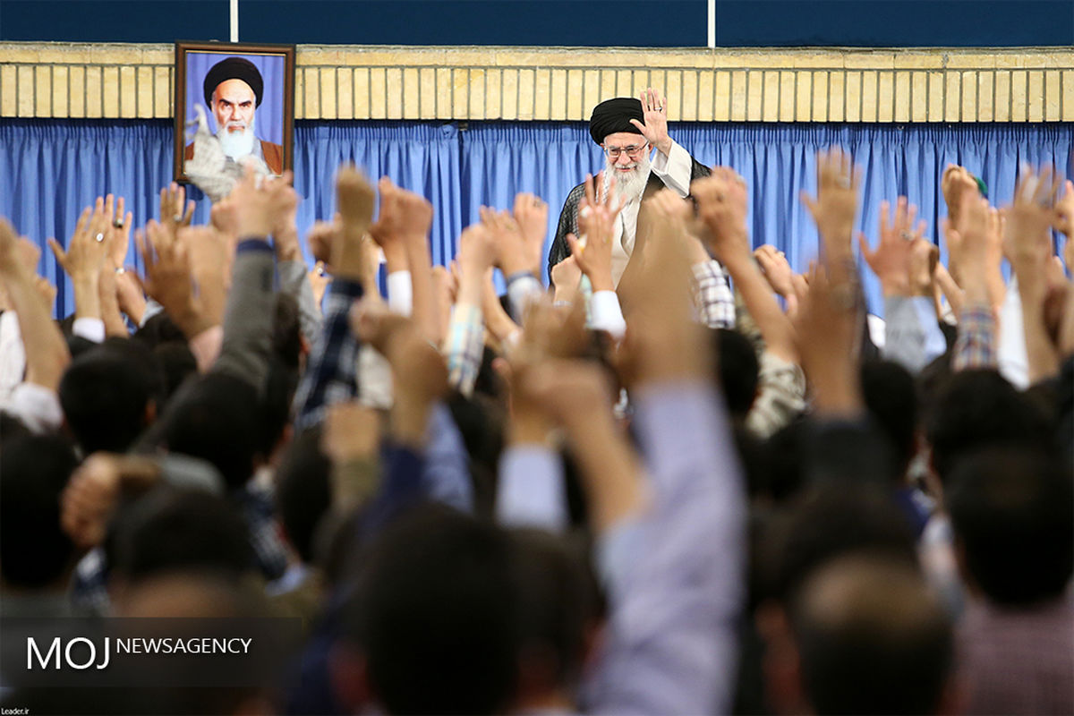 دیدار دانشجویان با مقام معظم رهبری