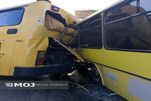 تصادف اتوبوس با مانع در اتوبان ارتش ۳۸ مصدوم برجای گذاشت