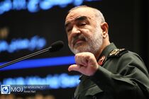 نباید آرامش داشته باشیم تا وقتی که مشکلات را حل کنیم