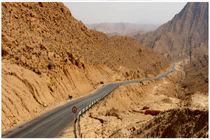 بهسازی و روکش آسفالت گردنه شهر پیر شهرستان زرین دشت