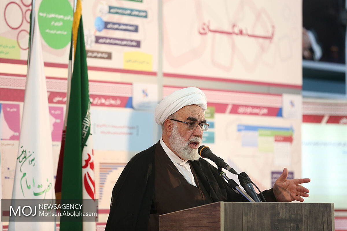 آیت الله محمدی گلپایگانی رییس دفتر مقام معظم رهبری