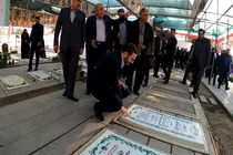 ادای احترام مدیرعامل و کارکنان بانک کشاورزی به شهدای جنگ ۱۲ روزه