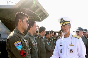 دریادار سیاری از مجتمع تحقیقاتی شهدای جهاد دانشگاهی بازدید کرد