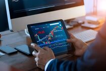 بیت‌کوین به پایین‌ترین سطح خود در بیش از سه هفته اخیر سقوط کرد