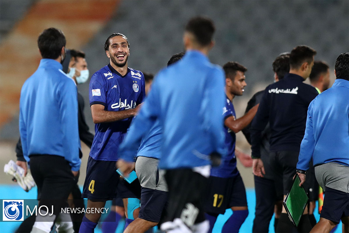 دیدار تیم های فوتبال استقلال و هوادار تهران