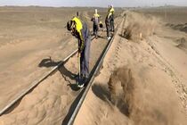 توفان شن قطار سرخس را زمین گیر کرد