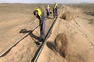 توفان شن قطار سرخس را زمین گیر کرد