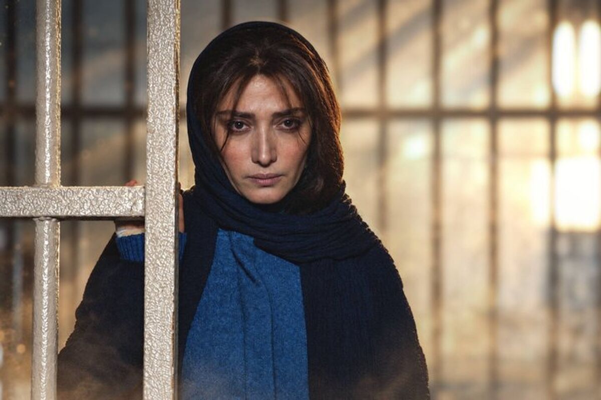 مینا ساداتی