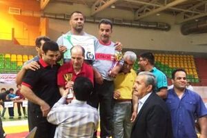 بروجرد قهرمان مسابقات کشتی آزاد جوانان لرستان شد