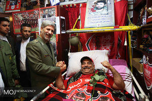 بازدید وزیر دفاع از آسایشگاه جانبازان دوران دفاع مقدس