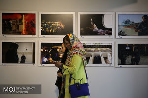 مهرداد امینی و سمیرا بختیاری تندیس جشن نهم عکاسان سینمای ایران را دریافت کردند